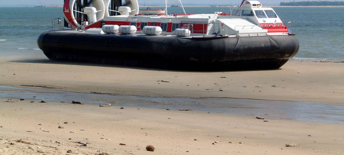 Hovercraft Griffon Hoverwork 8000