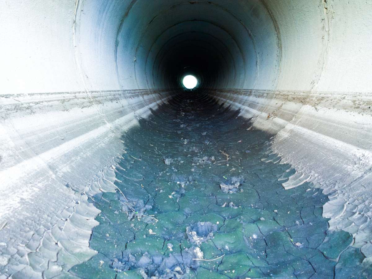 Rosenxt Water Pipeline with Debris