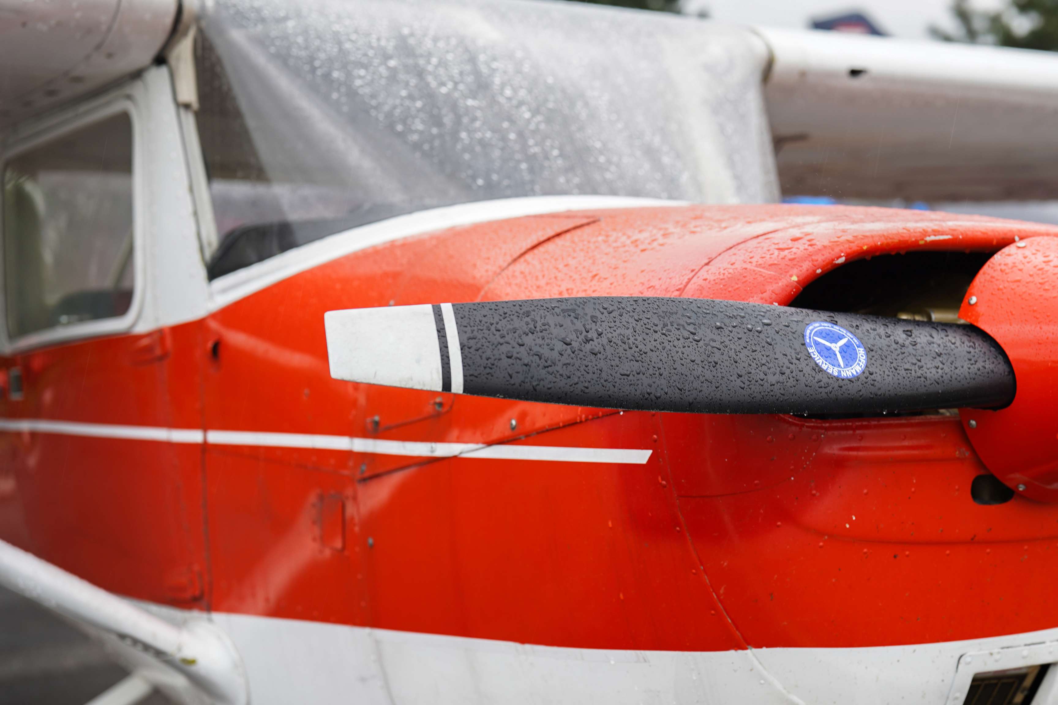 Hoffmann Propeller - Aircraft with variable pitch propeller