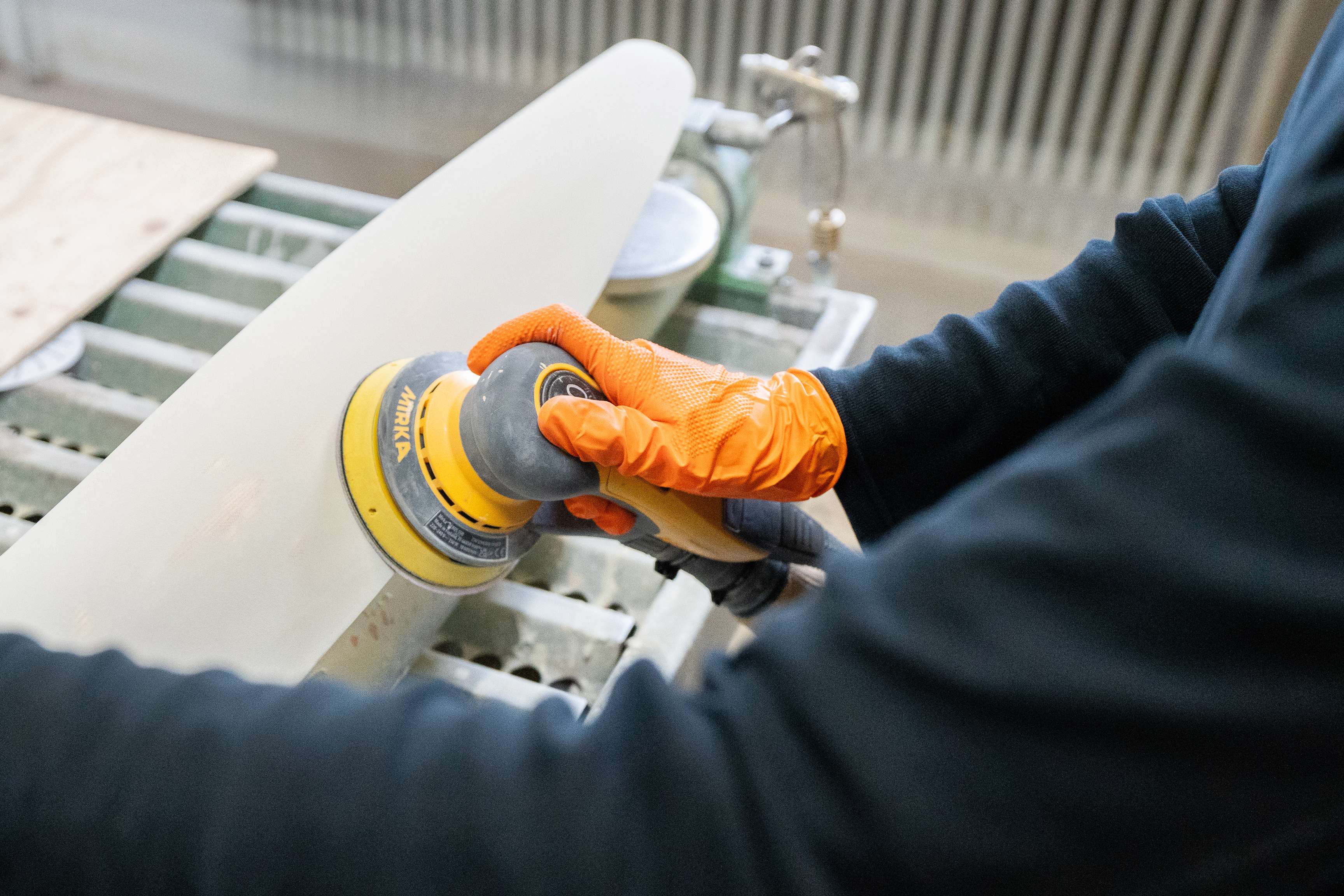 Hoffmann Propeller - Sanding a propeller