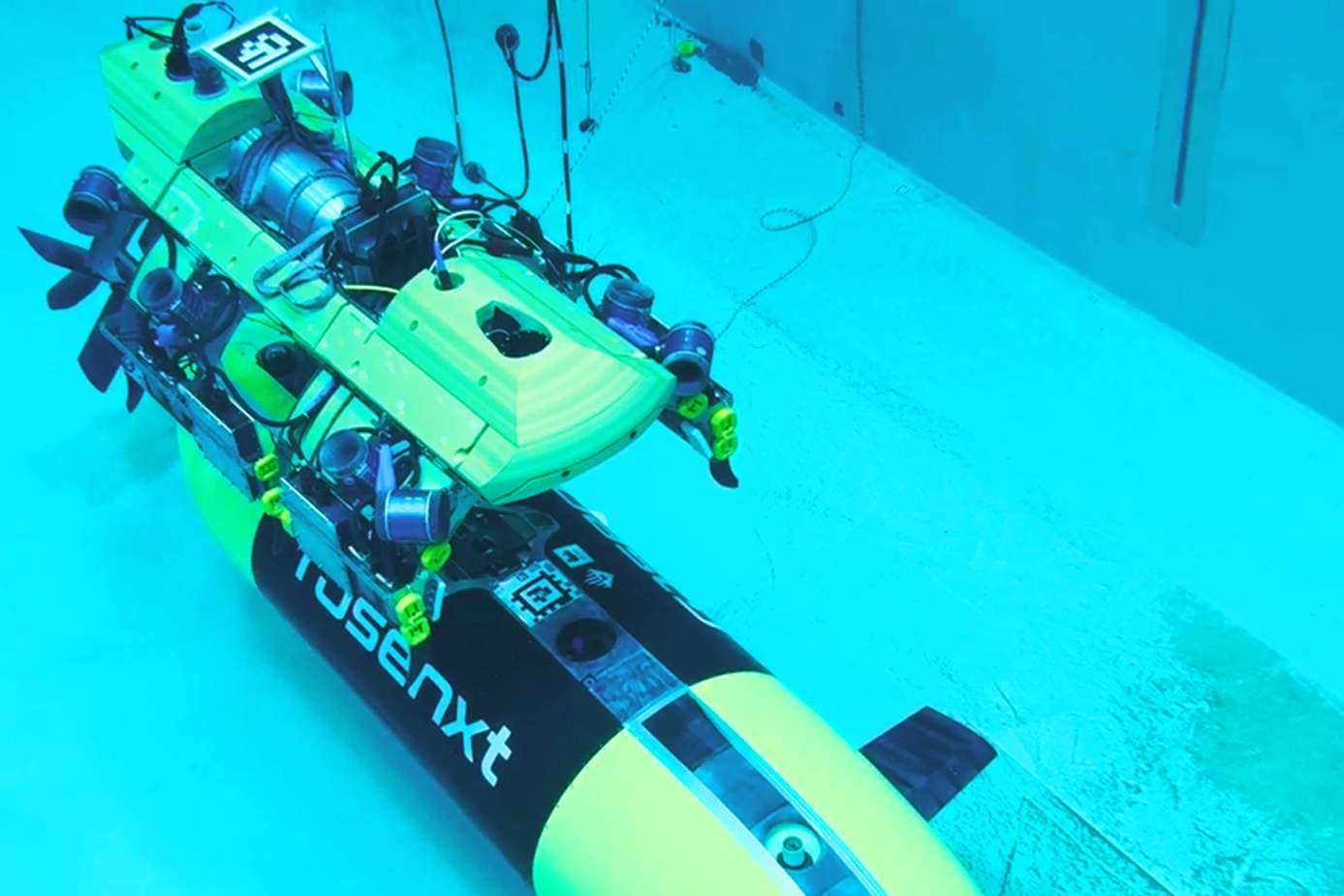 Rosenxt AUV running a underwater test. 