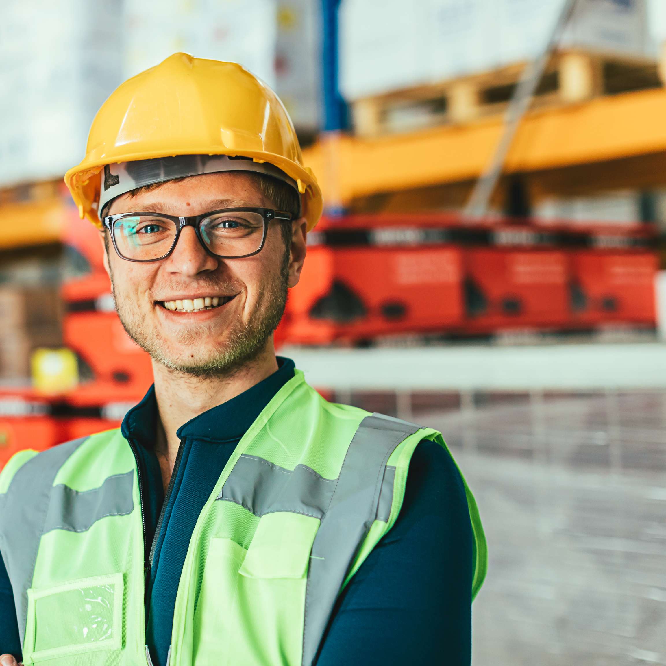 Rosenxt - Portrait of a man in a factory building.